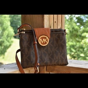 Michael Kors logo crossbody purse